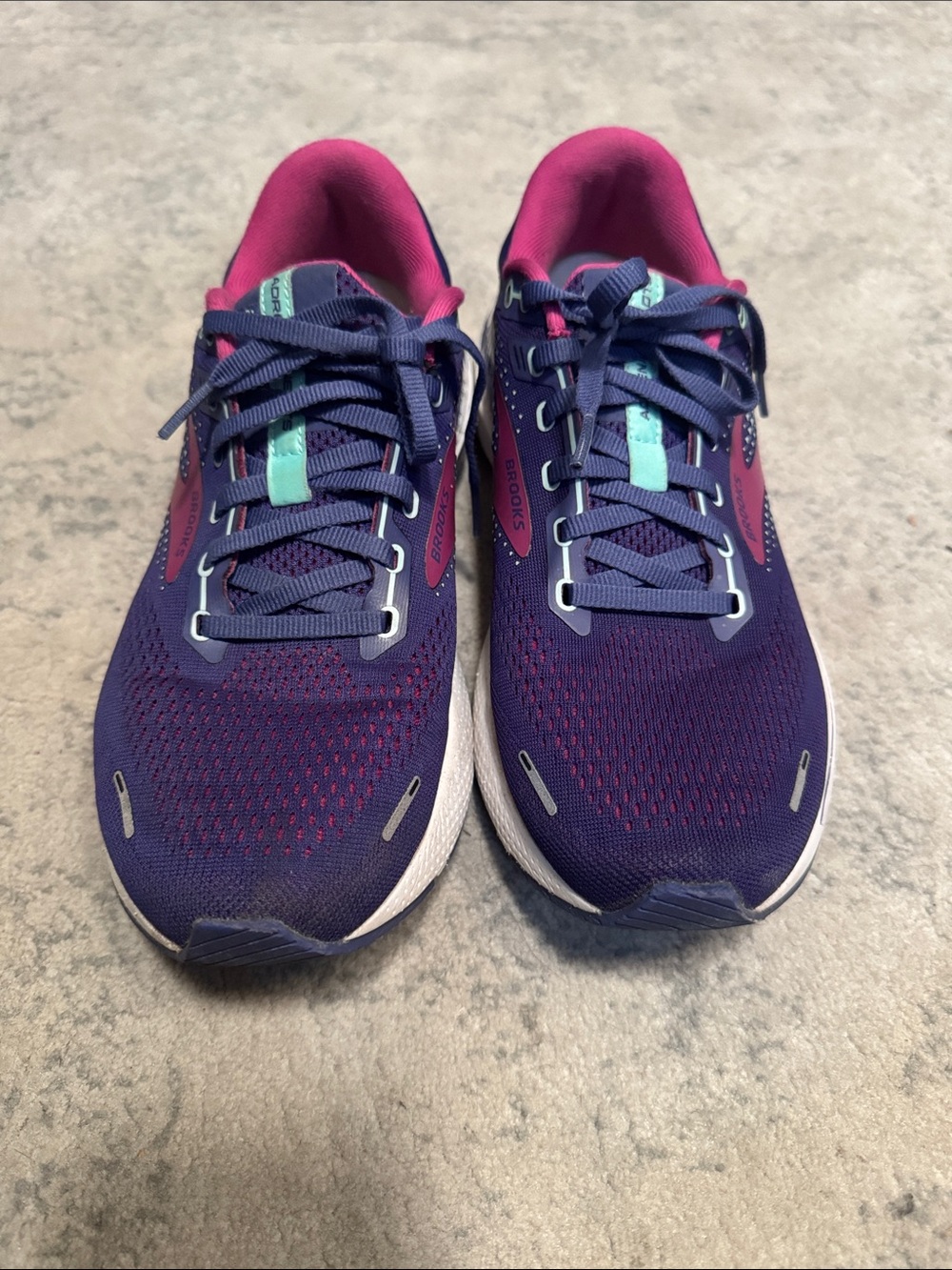 Brooks Adrenaline 22 running tennis- size 10.5